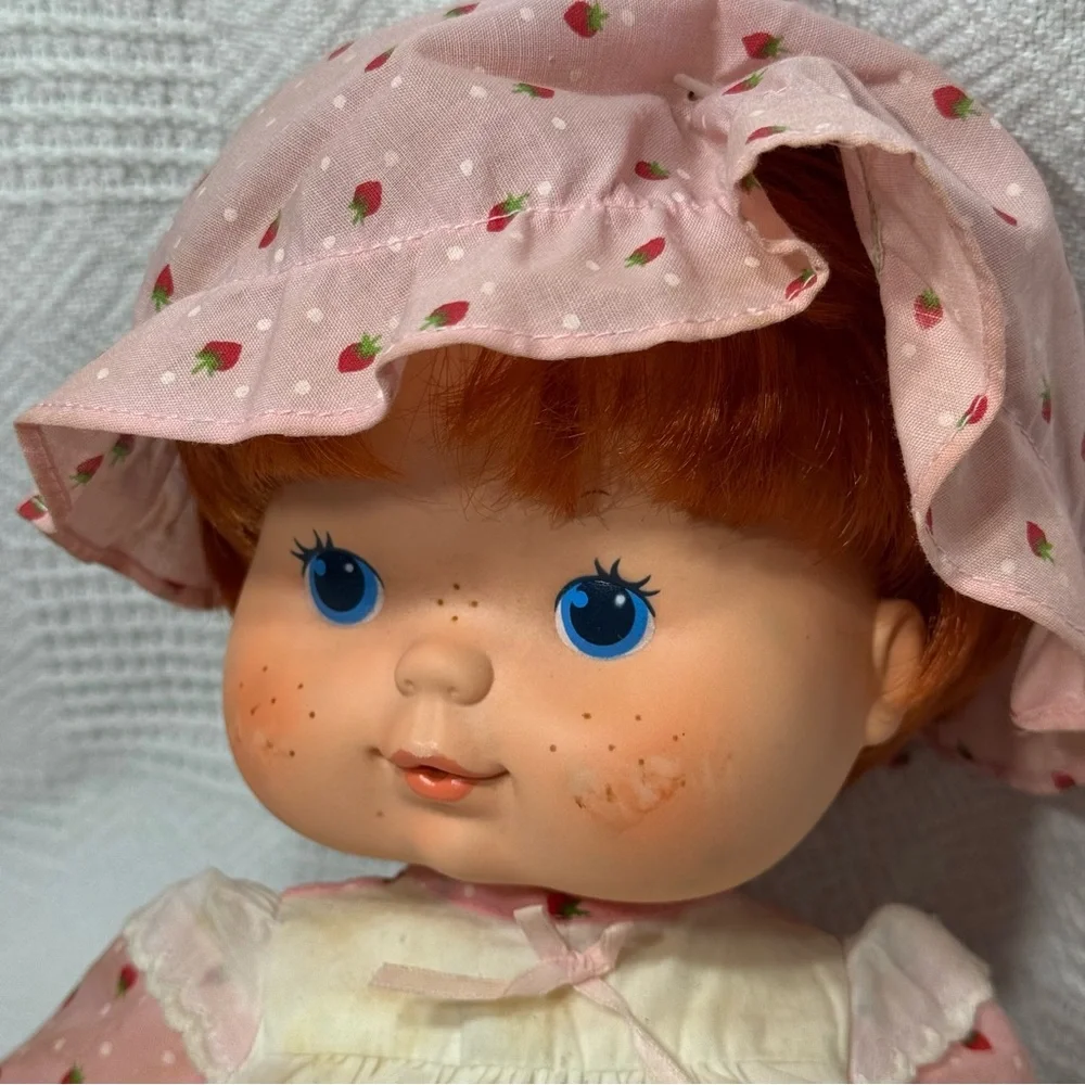 Strawberry Shortcake Herself Blow a Kiss Doll‎ Vtg 1982 Kenner Original BlowKiss
